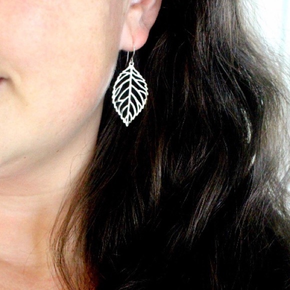 Boho Leaf Cut Out Indie Dangle Minimalist Earrings - Picture 7 of 12